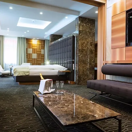 Hotel St.gotthard 4*