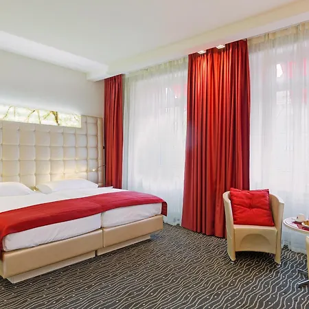 מלון St.gotthard 4*