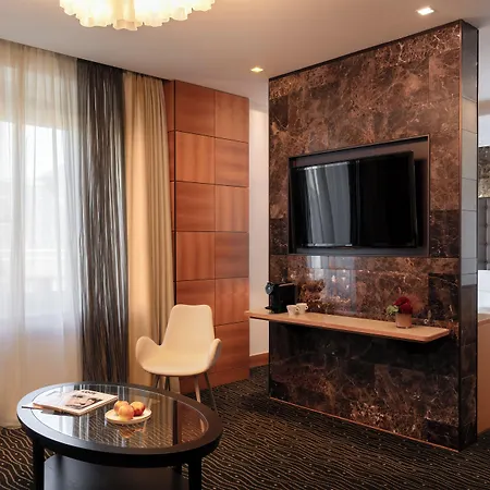 Hotel St.gotthard 4*